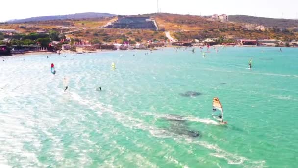 Surfistas Fazendo Windsurf Perus Mundialmente Famosa Cesme Alacati Beach Imagens — Vídeo de Stock