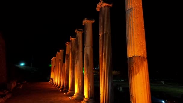 Beleuchtete Ansicht Historischer Säulen Der Antiken Stadt Asklepion Dem Ersten — Stockvideo