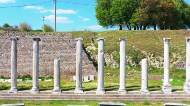 Antik şehir Asklepion 'un hava manzarası, tarihteki ilk hastane.