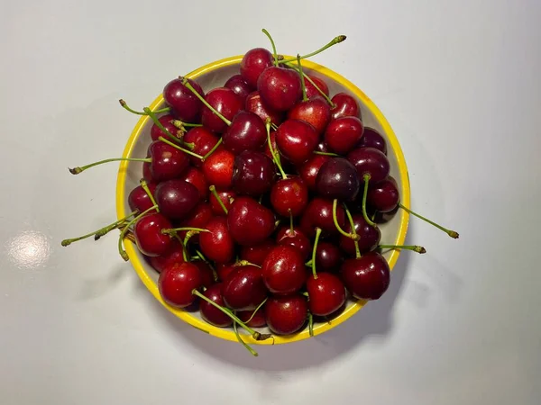 Turkish Cherries Plate High Quality Photo — Stock Photo, Image