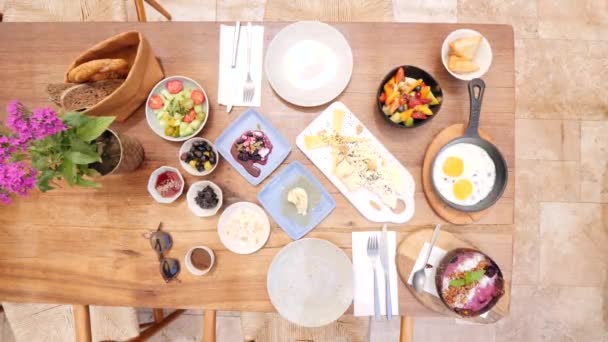 Breakfast Table Wooden Table High Quality Footage — Stock Video