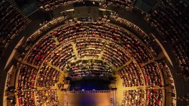 Luchtfoto Met Drone Van Mensen Kijken Concert Plezier Hebben Open — Stockvideo