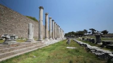 Antik Asklepion şehrindeki tarihi nesnelerin detaylı görüntüsü. Yüksek kalite 4k görüntü