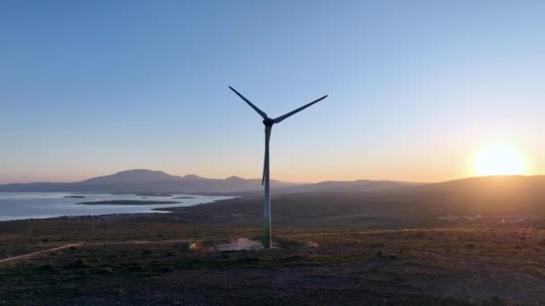 Szenische Luftaufnahme Von Windkraftanlagen Sonnenuntergang Hochwertiges Filmmaterial Hochwertiges Filmmaterial — Stockvideo