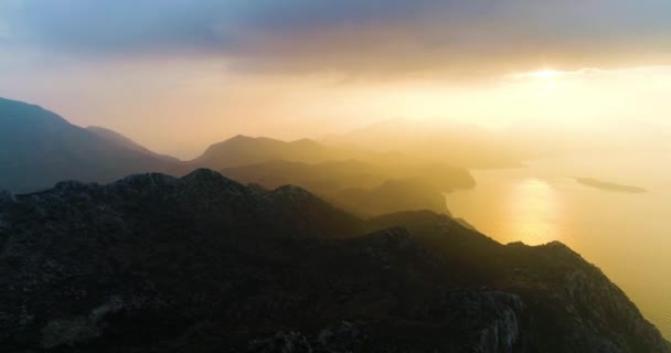 Море Восход Солнца Над Горами Восходе Солнца Высококачественные Кадры — стоковое видео