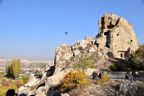 Goreme Nemzeti Park Cappadocia Törökország Ősi Kőfaragott Lakások Hőlégballon Feje — Stock Fotó