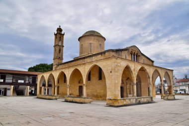 St. Mamas Kilisesi, Dali, Kuzey Kıbrıs. Kum Taşı Kilisesi avludur.