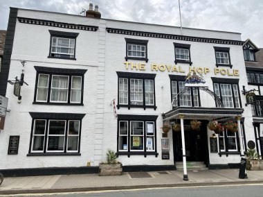 The Royal Hop Pole Pub, Tewkesbury, UK, July 31, 2020. , Traditional English pub dating from the 15th and 18th century. Now a wetherspoons pub.