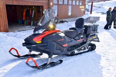 Hovden Alpinsenter, Ski-doo, yamaçlarda acil kullanım için kar aracı. Hovden, Norveç, 23 Şubat 2023. 