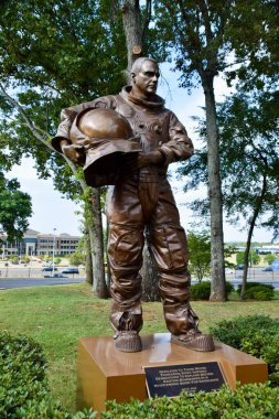 Huntsville Uzay Merkezi 'nde bir astronot heykeli. Huntsville, AL, ABD. 19 Eylül 2019. 