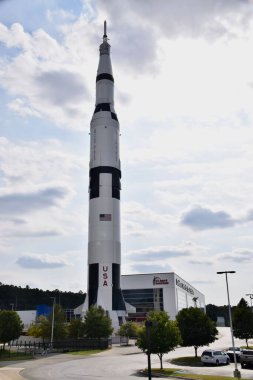 Hunstville Uzay Merkezi 'nde Satürn V Roketi. Huntsville, AL, ABD, 19 Eylül 2019. 