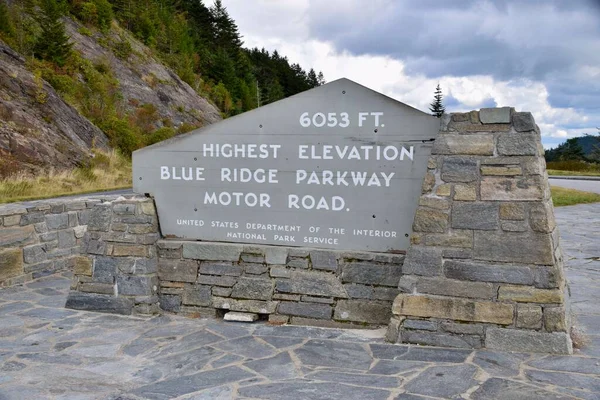 Blue Ridge Parkway Legmagasabban Fekvő Útjelzője 6053 Great Smoky Mountains — Stock Fotó