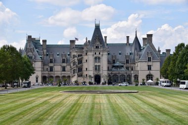 Vanderbilt Malikanesi, Chteauesque tarzı bir malikane. Biltmore Village, Asheville, NC, ABD. 27 Eylül 2019. 