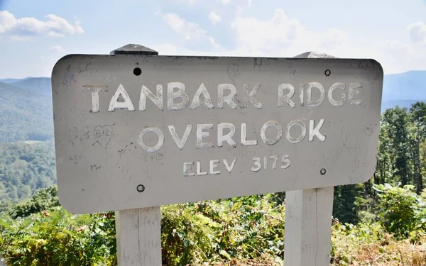 Asheville Estados Unidos Septiembre 2019 Tanbark Ridge Señal Vista Previa —  Fotos de Stock
