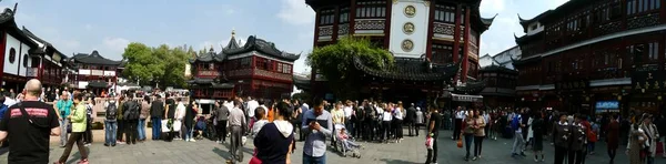 Széles Panoráma Shanghai Óvárosában Üzletekkel Gyalogosokkal Sanghaj Kína 2018 Október — Stock Fotó