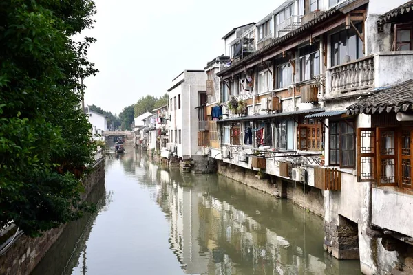 Suzhou Jiangsu China Outubro 2018 Casas Chinesas Tradicionais Grande Canal — Fotografia de Stock