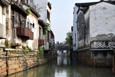 Büyük Kanal 'ın yanındaki binalar. Suzhou, Jiangsu, Çin. 26 Ekim 2018. 