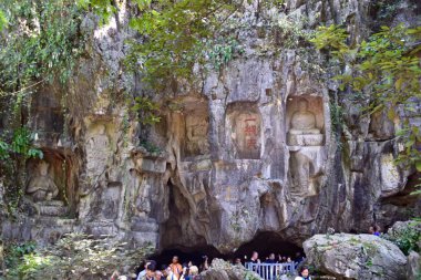 Lingyin Tapınağı 'nda Buda' nın oymaları. Hangzhou, Zhejiang, Çin. 28 Ekim 2018. 