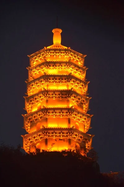 Golden Illuminated Pagoda Night Guilin Guangxi China October 2018 — Stock Photo, Image