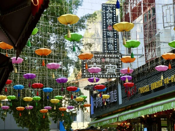 Színes Lámpák Függnek Utcán Yangshuo Guilin Kína 2018 Október — Stock Fotó