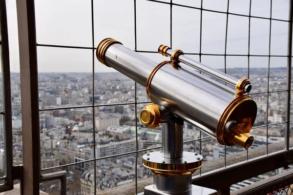 Париж Франция Марта 2023 Года Просмотр Телескопа Эйфелевой Башне — стоковое фото