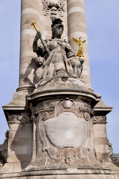 Статуя Франс Людовик Xix Мосту Александра Iii Париж Франция Марта — стоковое фото