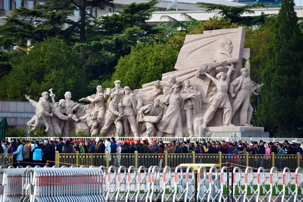 Άγαλμα Των Εργαζομένων Στην Πλατεία Τιενανμέν Πεκίνο Κίνα Νοεμβρίου 2018 — Φωτογραφία Αρχείου