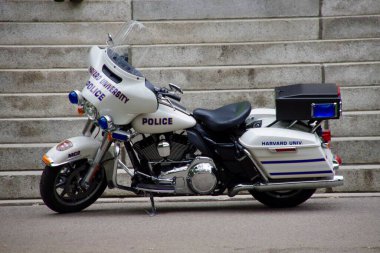 Cambridge, MA, ABD. Harvard Üniversitesi Polisi Harley Davidson Motosikleti. Eylül 2016. 