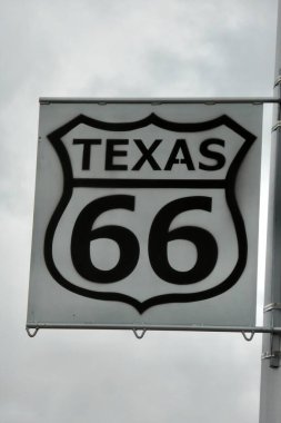 Texas Route 66 Yol Kenarı Sancağı. Amarillo, TX, ABD. 8 Haziran 2014.