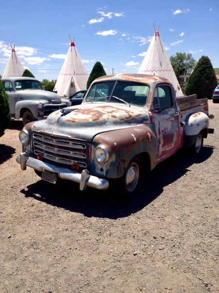 Rusting Old American Car Wigwam Motel Holbrook Usa Červen 2014 — Stock fotografie