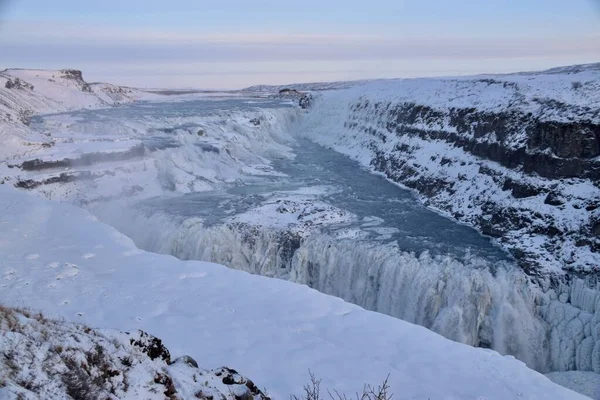 Hvt河上的冰冻古尔佛斯瀑布 冰岛古尔佛斯瀑布2017年12月8日 — 图库照片