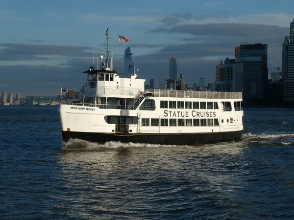 Statue Cruises Boat Miss New Jersey New York Harbour New — Stock Photo, Image