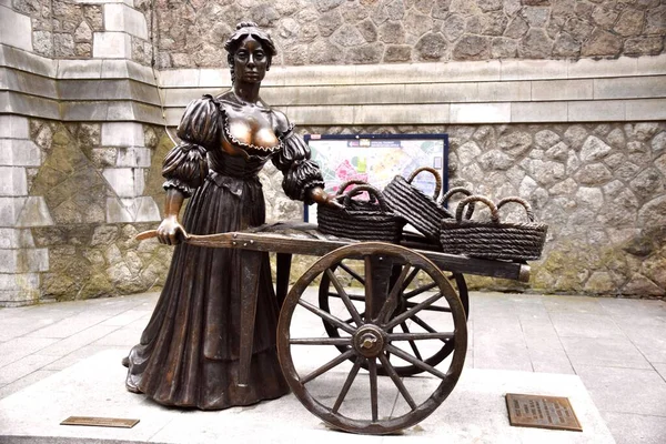 Бронзовая Статуя Молли Мэлоун Саффолке Сент Дублин Ирландия Март 2017 — стоковое фото
