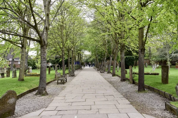 Stein Gesäumter Fußweg Durch Einen Friedhof Stratford Avon Großbritannien April — Stockfoto