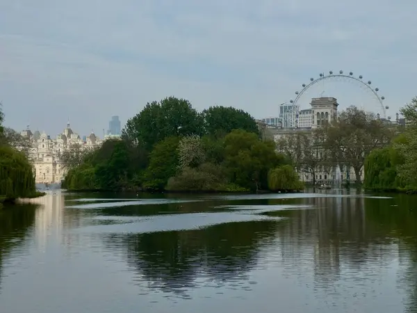 James Park Lake Met London Eye Historische Gebouwen Erachter Londen — Stockfoto
