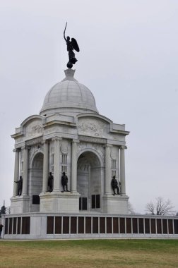 Gettysburg Savaş Alanı 'ndaki Pennsylvania Eyalet Anıtı 1914 yılında tamamlandı. Gettysburg, PA, ABD. 9 Nisan 2015. 