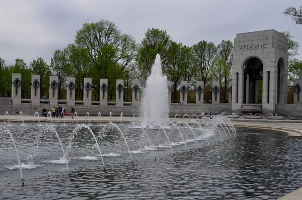 Szökőkutak Világháborús Emlékműnél Washington Usa 2015 Április — Stock Fotó