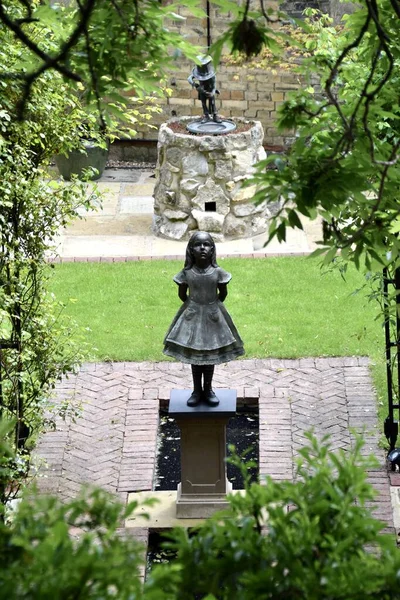 York Großbritannien Mai 2023 Statue Von Alice Und Der Verrückte — Stockfoto