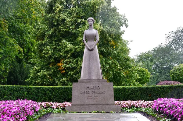 Galler Kraliçesi Maud 'un heykeli. Oslo, Norveç, 15 Eylül 2015. 