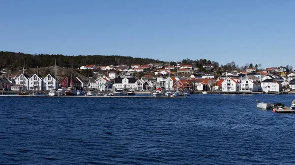 Barcos Edifícios Beira Mar Lillesand Noruega Abril 2013 — Fotografia de Stock