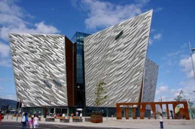 Titanik Belfast 'taki Titanik Sergi Binaları. Belfast, İngiltere. 19 Ağustos 2013.