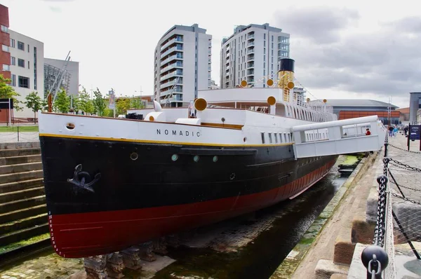 Belfast, İngiltere. 19 Ağustos 2013. SS Göçebe, Ak Yıldız Hattı 'nın eski bir ihalesi, 1911' de inşa edildi. Şimdi Titanic, Belfast 'ta. 