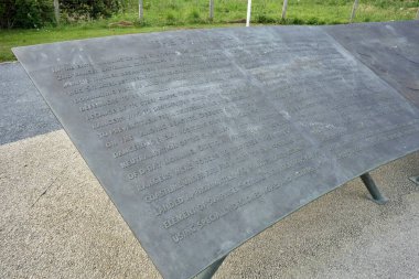 Anma plaketine yazılıydı. Pointe du Hoc, Fransa, 3 Temmuz 2023. 