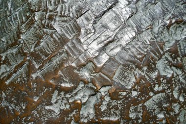 Çekiçle kaplanmış pirinç yüzeyi.. 