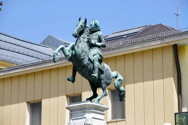 Estátua Equestre Leopoldo Caspar Gras 1630 Innsbruck Áustria Agosto 2013 — Fotografia de Stock