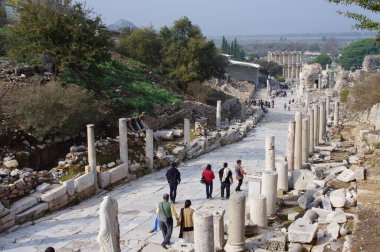 Antik Efes 'teki Sokak Sahnesi ve Antik yollar. Efes, Türkiye, 17 Kasım 2014. 