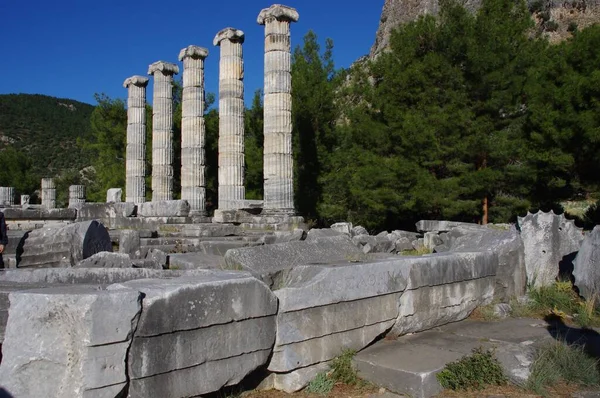 Antike Säulen Tempel Der Athena Polias Von 350 330 Chr — Stockfoto