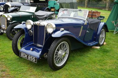 Mavi 1937 klasik MG Motor Car. Derbyshire, İngiltere, 1 Eylül 2023. 