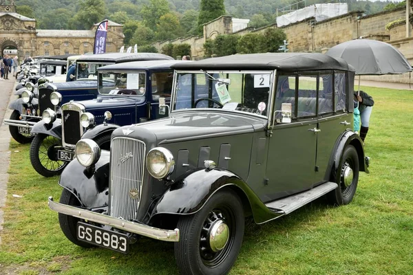 Grey 1937 Austin 10 Klasik İngiliz Otomobili. Derbyshire, İngiltere, 1 Eylül 2023. 