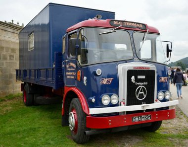 1969 Mavi ve Kırmızı SEDDON-ATKINSON Lorry. Derbyshire, İngiltere, İngiltere. 1 Eylül 2023 Cuma. 